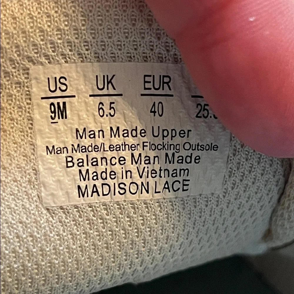 Dr. Scholl’s Size 9 Madison Lace Ivory Vegan Sneakers Leopard Accent Nonskid EUC